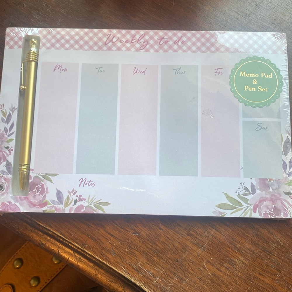Memo Pad with Pen . NEW